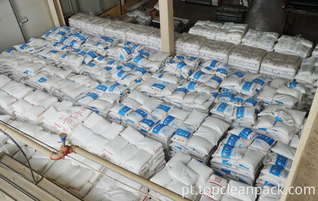 O filme de embrulho pe é resistente a UV, antiestático, à prova de ferrugem, personalizável e reciclável